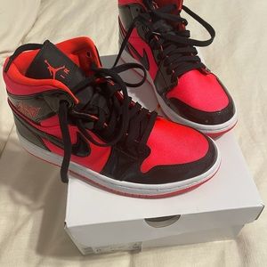 Women’s Air Jordan Mid 1